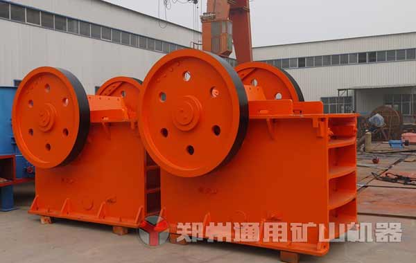 45mm石灰石粉碎到300目細度選在哪種礦山機器？